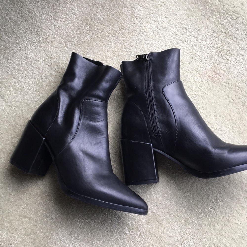 Ladies boots